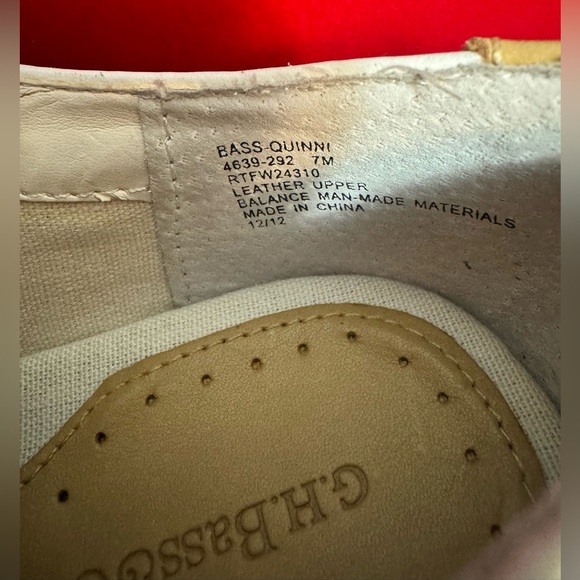 G.H. Bass & Co. Tan White Leather Heeled Oxford - Picture 7 of 7